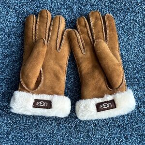 UGG chestnut turn cuff real Shearling Gloves size Medium NWOT $185